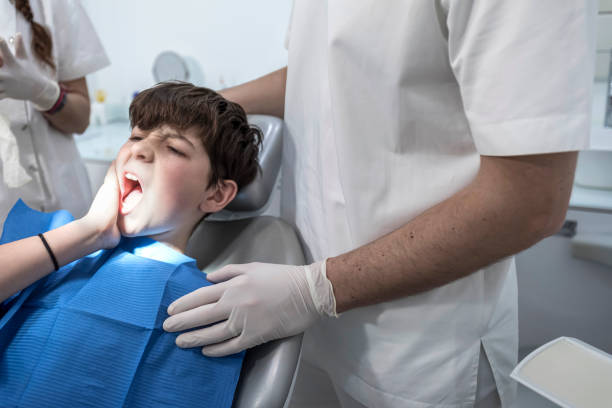 Best Cracked Tooth Emergency Dentist  in Montgomery, OH
